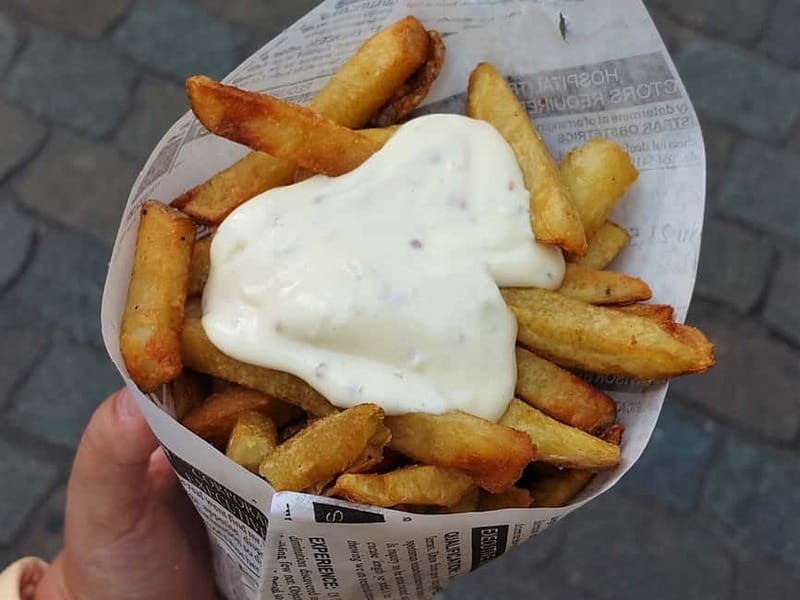 Brussels: City Center Guided Food Tour with Tastings - Sweet Finish: Liège Waffles and Belgian Chocolate