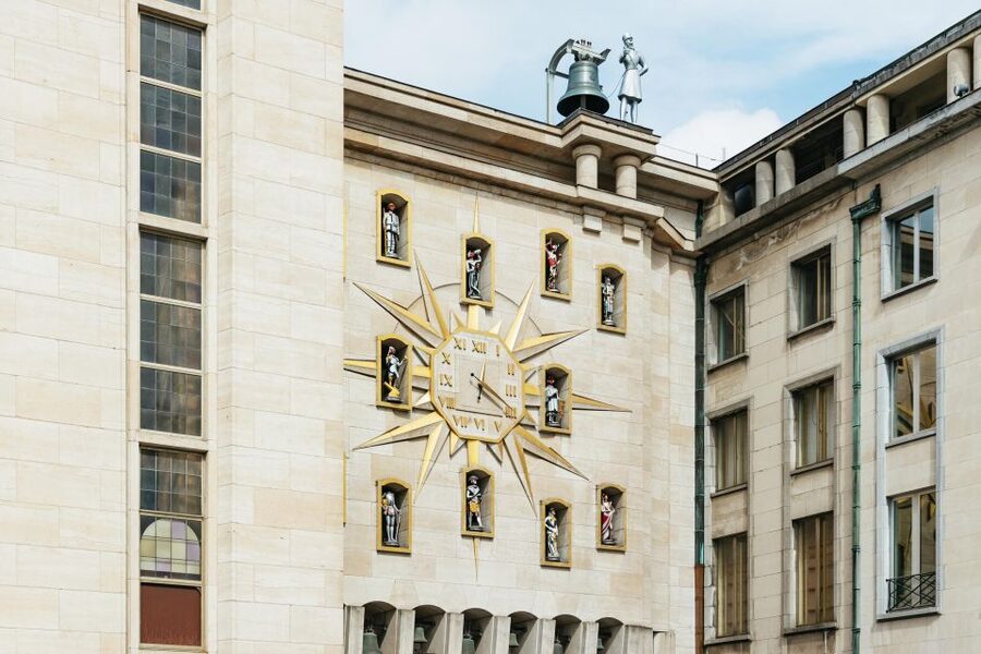 Brussels: City Highlights Walking and Tasting Tour - The Tastings: Chocolate, Waffles or Fries, Plus Why the Choices Matter