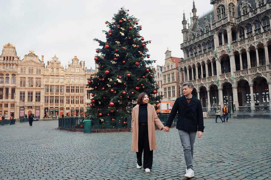 Brussels City Photoshoot With a Professional Photographer - Galleries royales Saint Hubert: indoor style, less weather stress