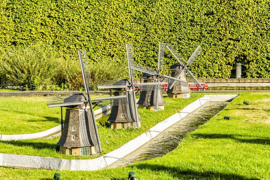 Brussels: Entry Ticket to Mini-Europe - Interactive history scenes: Vesuvius, the Berlin Wall, Vikings, and more