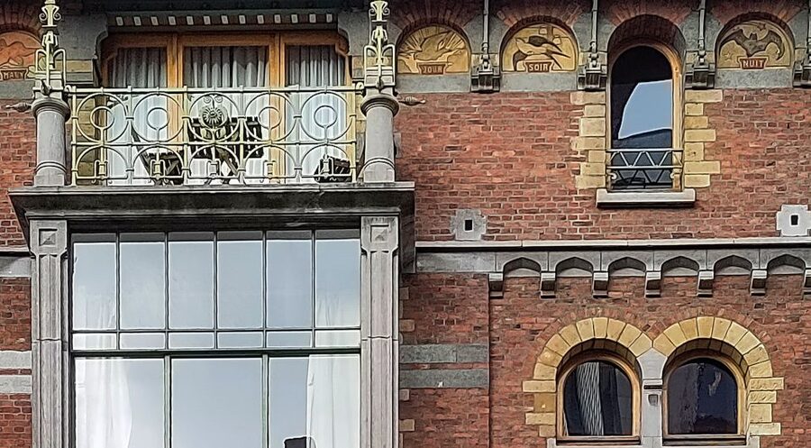 Brussels: Fall and Rise of Art-Nouveau Guided Tour - The route pace: 3 kilometers, about 150 minutes, and how to stay comfortable