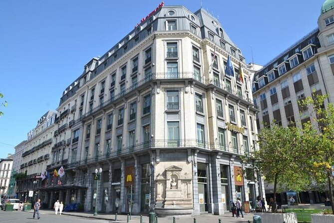 Brussels Food Tour: 10 Tastings of Waffles, Beers, Fries & More - Royal Gallery of Saint Hubert, Chocolate and Architecture in the Same Breath
