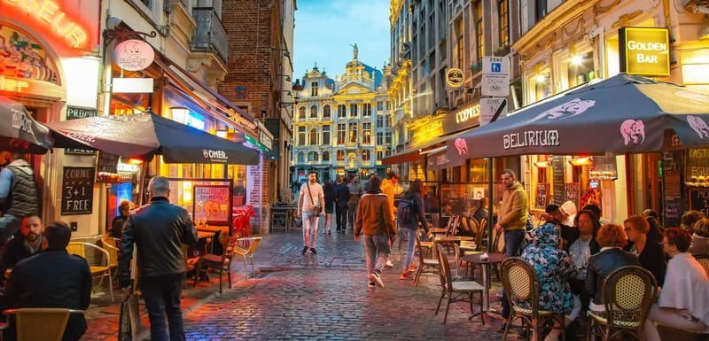 Brussels: Highlights and Hidden Corners Private Guided Walk - Grand Place and the Town Hall Tower: The Square That Looks Like a Postcard