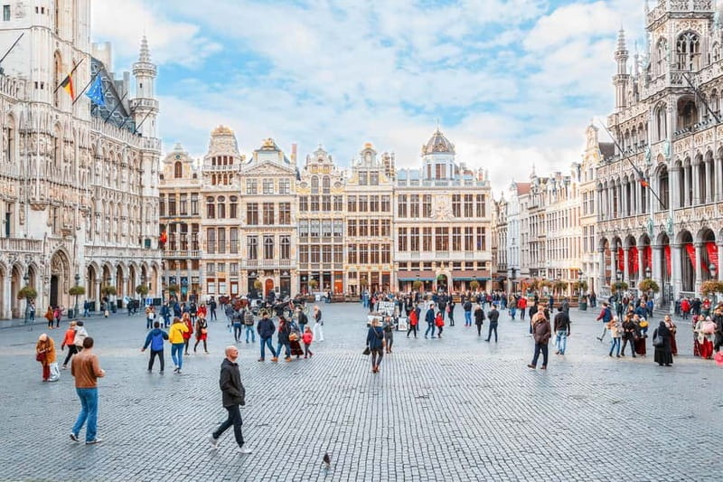 Brussels: Highlights and Hidden Corners Private Guided Walk - The Beer Break: Tastings in a Local Bar, Not a Tourist Trap Checklist