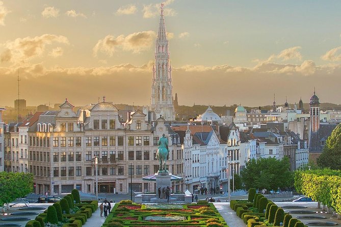 Brussels: Historical Walking Tour with Chocolate & Waffle Tasting - Warandepark and Geluck’s Le Chat: Belgium’s humor on display