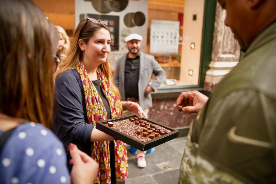 Brussels: Hungry Mary's Famous Beer and Chocolate Tour - City stops that actually make sense between tastings