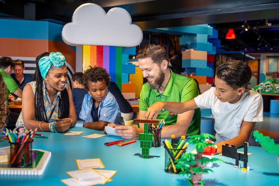 Brussels: LEGO® Discovery Centre Admission Ticket - MINI WORLD and the LEGO train ride for brick-scale wonder