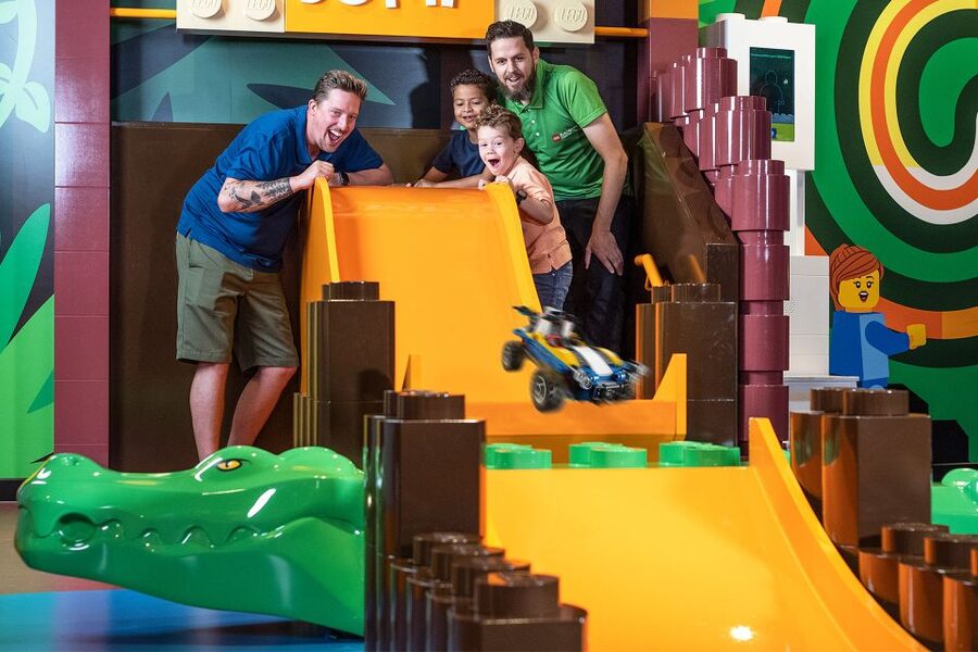 Brussels: LEGO® Discovery Centre Admission Ticket - Master Model Builders workshops, where creativity gets a structure