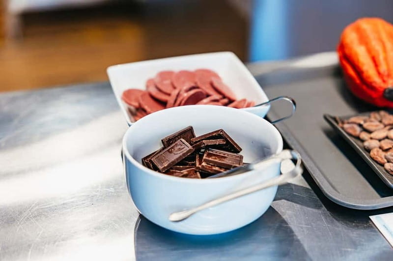 Brussels: Make Your Own Chocolates Workshop with Tastings - Where You Meet in Brussels (and Why 5 Minutes Matters)
