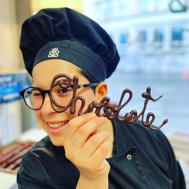 Brussels: Make Your Own Chocolates Workshop with Tastings - Drinks, Champagne, and the Small Comforts That Add Value