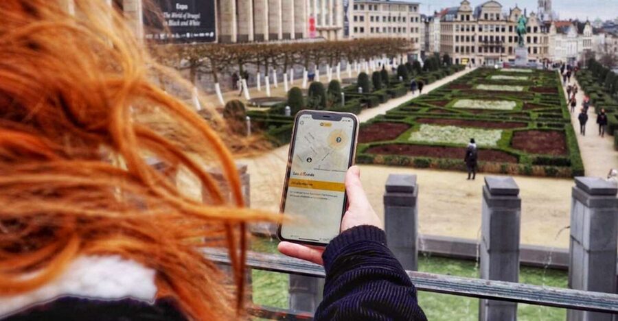 Brussels: Outdoor City Escape Game With Drinks - Entering the game: meeting point, backpack gear, and the phone test