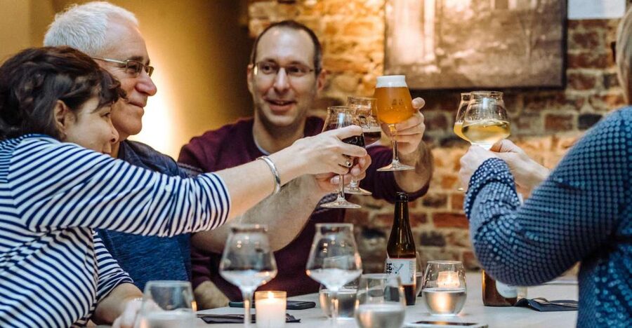 Brussels: Private Beers, Bars, and Live Music Tour by Night - Quai aux Briques at night: where the evening starts