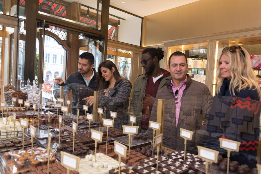 Brussels: Private Tour of the Upper and Lower City - Lower City route: Grand Place, Manneken Pis, and Saint-Géry’s old river island