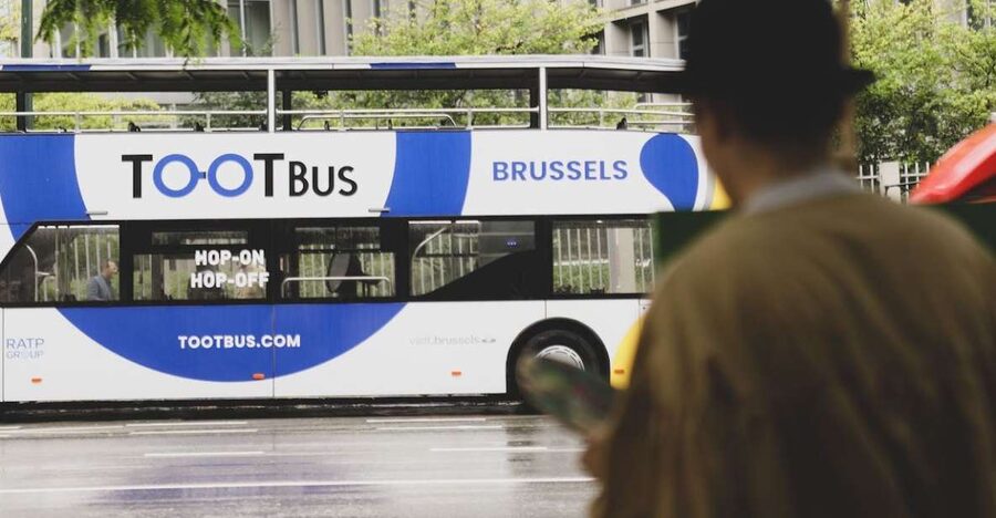 Brussels: Sightseeing Sunset Bus Tour - On-board comfort: WiFi, panoramic views, and easy pacing