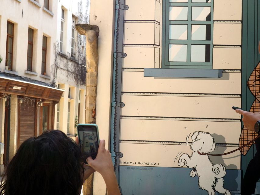Brussels: The comic book walls walking tour - Comic book walls: how Brussels becomes a readable city
