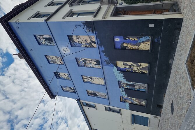 Brussels through its comics murals - Meeting at Hilton Grand Place and walking with Cedric
