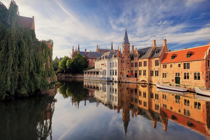 Brussels to Bruges: Private & Personalized Day Trip with a Local - The one-hour train ride: your built-in rhythm