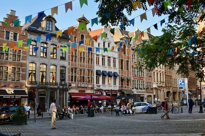 Brussels Walking Tour: Explore Top Sights & Hidden Gems - Bourse de Bruxelles: Neoclassical Bricks With Real Economic Power