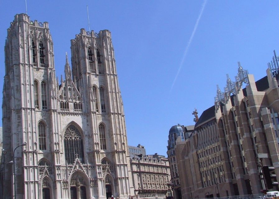 Brussels: Walking Tour from Central Station to Manneken Pis - Key points worth getting excited about