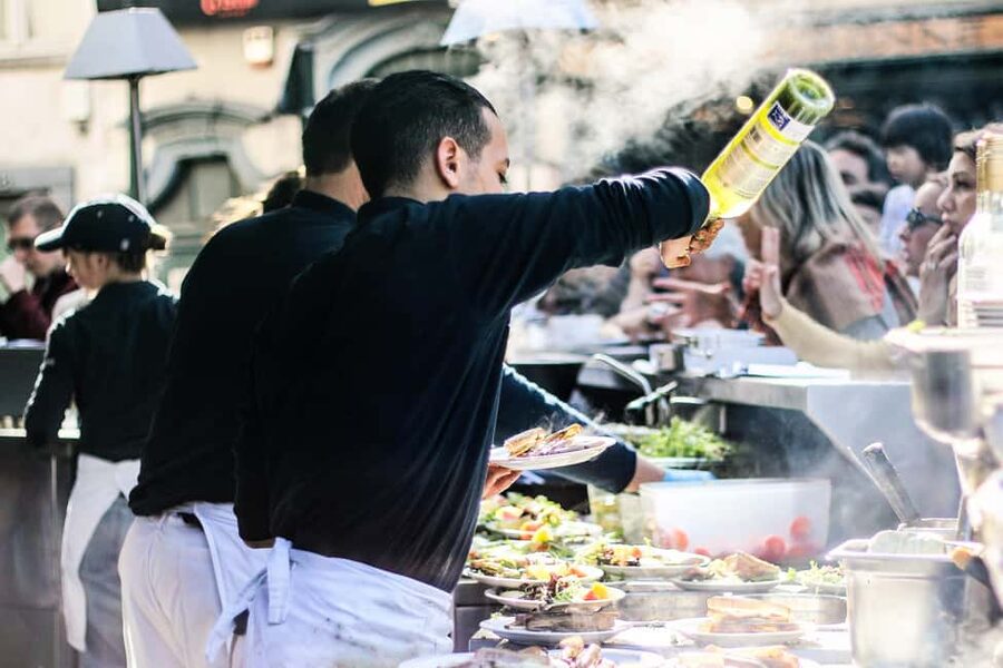 Brussels: Walking Tour with Belgian Lunch, Chocolate, & Beer - Who should book this Brussels tour, and who should skip it