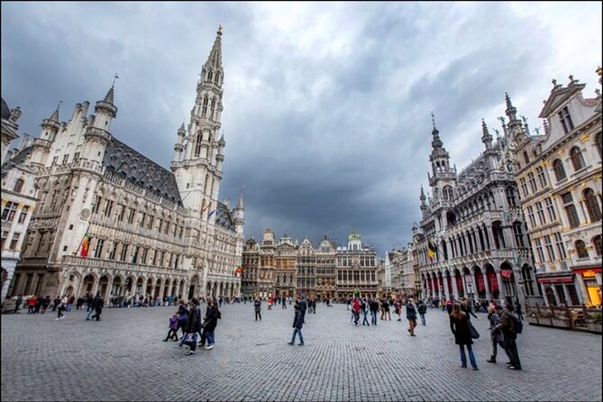 Brussels Walking Tour with Guide plus PDF - Royal Galleries Saint-Hubert and Neuhaus: Finish in the Best Possible Way