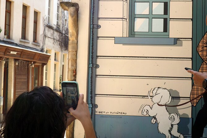 Comic Book Tour in Brussels - Rue Terre-Neuve: Yoko Tsuno murals and Tintin’s inspired house