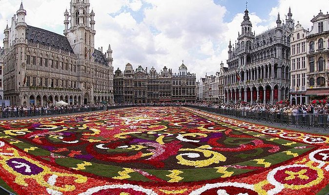 Discover the secrets of Brussels while playing - Key things to know before you play