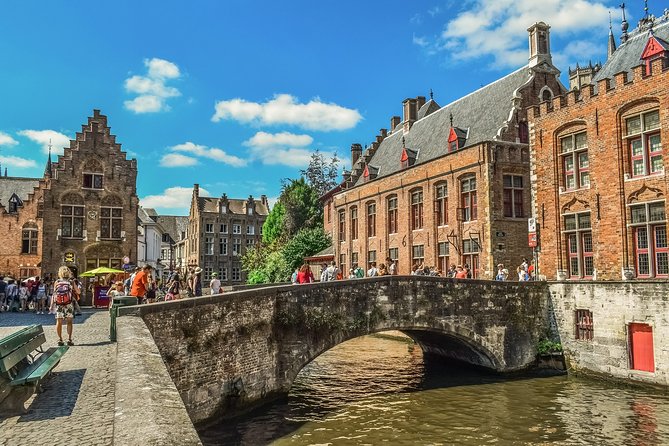 e-Scavenger hunt Bruges: Explore the city at your own pace - Minnewater and the Beguinage: a calm middle with big photo energy