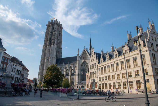 e-Scavenger hunt Mechelen: Explore the city at your own pace - Mechelen at your pace, powered by a city game app