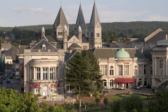 e-Scavenger hunt Spa: Explore the city at your own pace - Casino Spa and the garden fountain trail