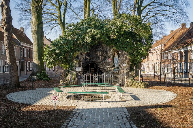 e-Scavenger hunt Turnhout: Explore the city at your own pace - Philip Jacobus Brepols and the playing-card story that changed everything