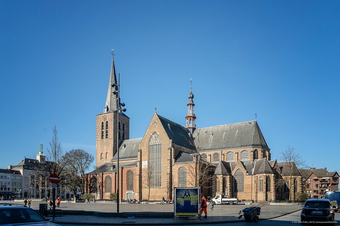 e-Scavenger hunt Turnhout: Explore the city at your own pace - Printing Company paper collections and what you can watch online