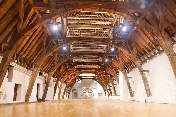 Exclusive Bruges Churches Tour: Admire Michelangelo’s Masterpiece - Sint-Jakobskerk: Gothic Church Design and the Medieval Elite