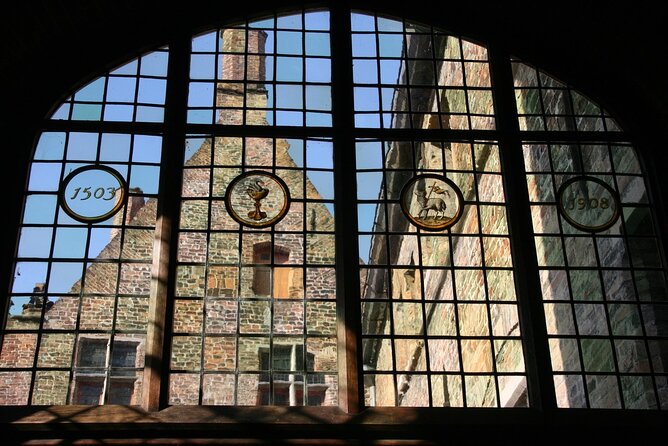 Exclusive Bruges Churches Tour: Admire Michelangelo’s Masterpiece - Adornes Estate and Jerusalem Chapel: A Small Space With a Strangely Shaped Story