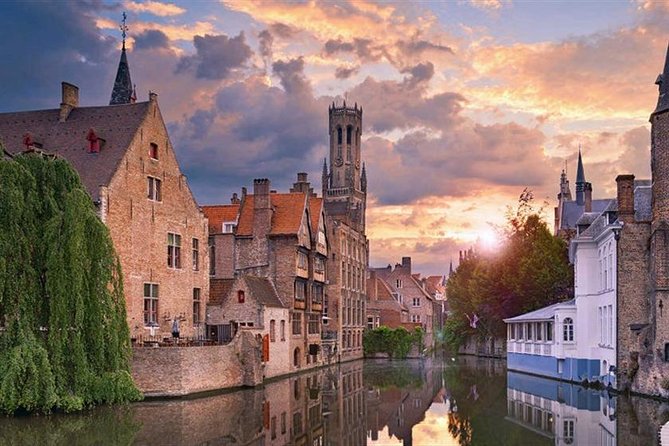 Exclusive PRIVATE Walking Tour of Bruges - Entering Bruges the way locals actually move