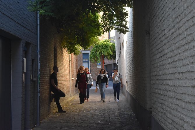 Exclusive PRIVATE Walking Tour of Bruges - Site Oud Sint-Jan and the art of short, useful history