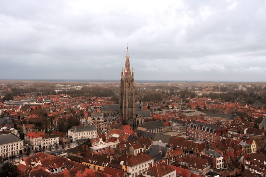 From Amsterdam: Bruges Day Trip in English with Boat Option - The real value: 3 hours of free time for lunch and shop wandering