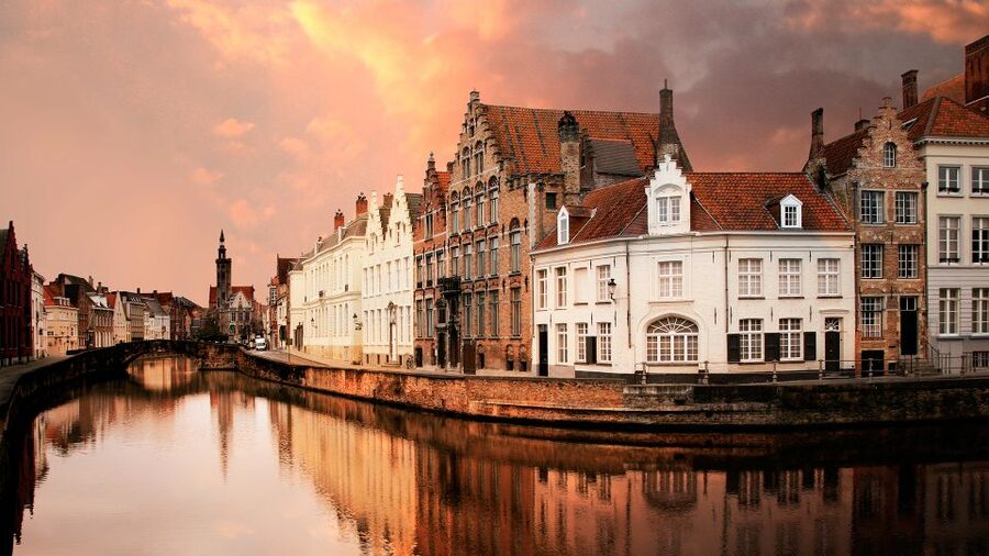 From Amsterdam: Bruges Day Trip in Spanish with Boat Option - Burg Square to Grote Markt: Gothic Town Hall, Belfort, and the Best Photo Angles