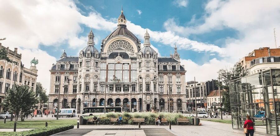 From Brussels: Guided Antwerp City Tour - The 13th-century river-port story and a castle you can picture