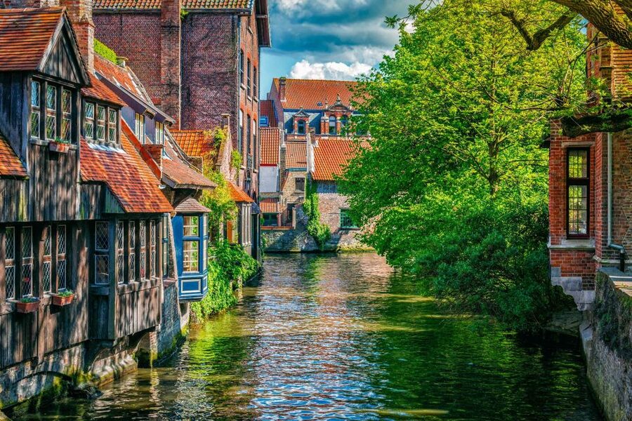 From Paris: Day Trip to Bruges with Optional Seasonal Cruise - Meeting at Hotel Pullman Paris Bercy without stress