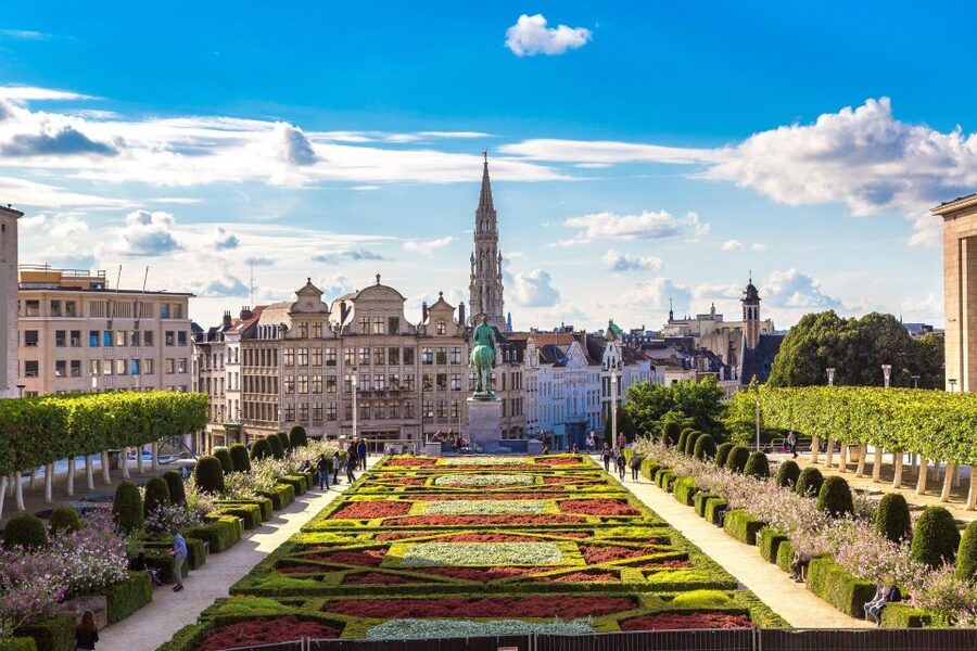 From Paris: Day Trip to the Enchanting Brussels and Bruges - Brussels First: Grand-Place, Royal Galleries, and Quick Icon Moments