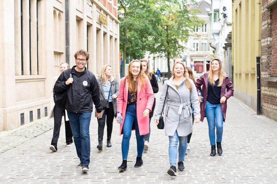 Ghent: Food & Drink Walking Tour with Tastings - Ghent’s Oldest Candy Shop for Sweet Time Travel