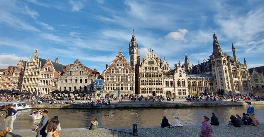 Ghent: Guided City Highlights Walking Tour with Light Meal - Beyond the postcard: arts quarter, Charles V, and old counts’ storage