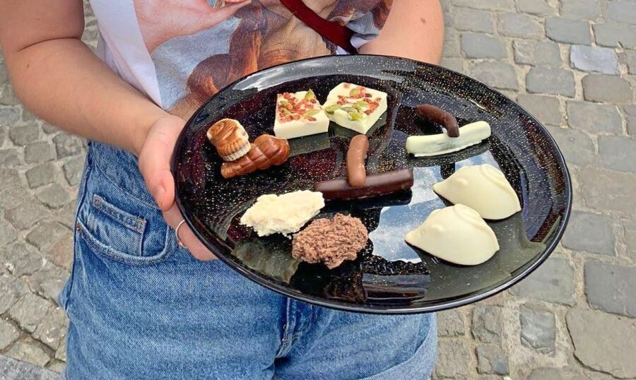 Ghent: Guided City Tour with Food Tastings - The Walking Pace, 150 Minutes, and the Rain-or-Shine Reality