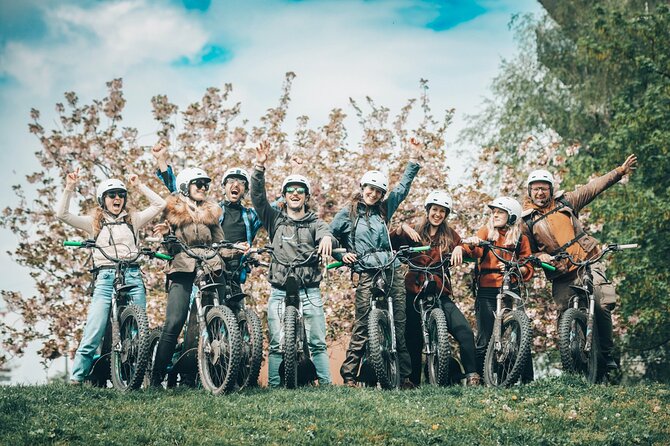 Ghent guided offroad tour by e-scooter - Your ride setup: helmets, storage, and what you control