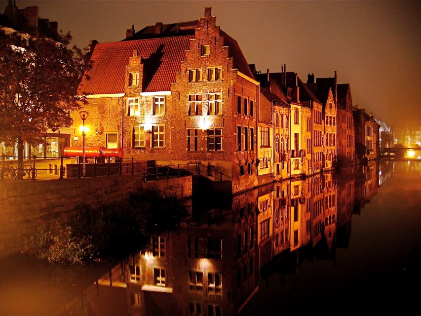 Ghent: The Dark Side of Ghent Private Walking Tour - Meet your guide at Hostel Uppelink, red umbrella included