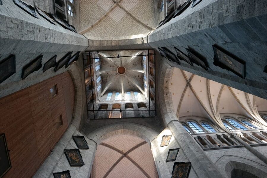 Ghent: Walking Tour from Friday Market to the Cathedral - Belfry and Town Hall: civic Ghent at walking speed