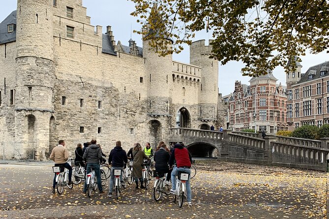 Guided Bike Tour: 2 Hours Highlights of Antwerp - What the guide actually changes for you