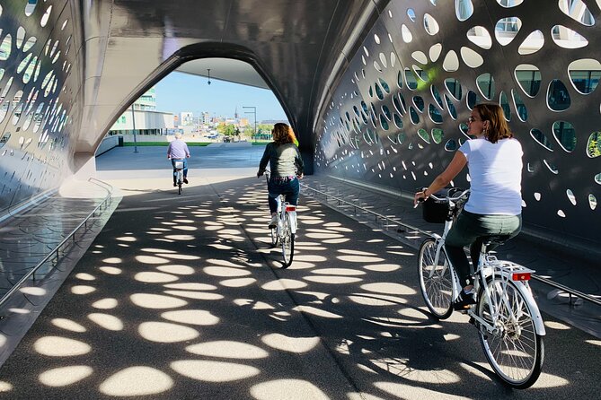 Guided Bike Tour: 2 Hours Highlights of Antwerp - Antwerpen-Centraal: the station you will want to stand inside (at least briefly)