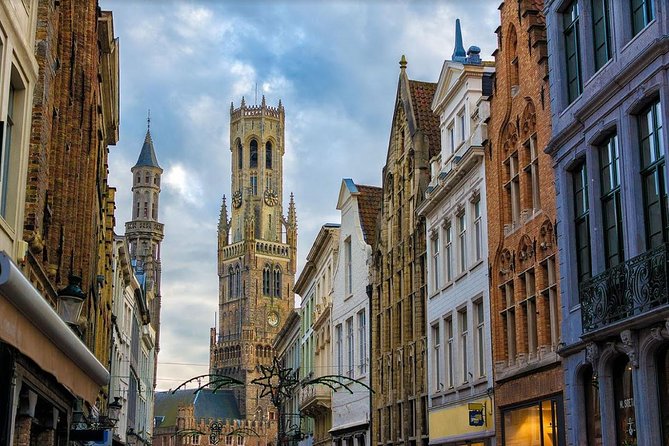 Guided tour of Bruges - St Bonifacius Bridge and Rozenhoedkaai: legends plus that fairy tale canal moment